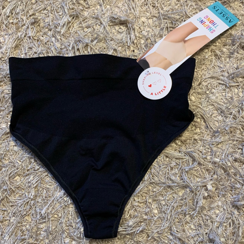 Seamless Shaping Thong with Light Tummy Control size S NWT